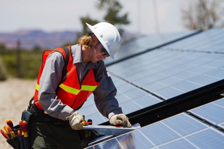 panneaux-solaires-travaux-copropriete