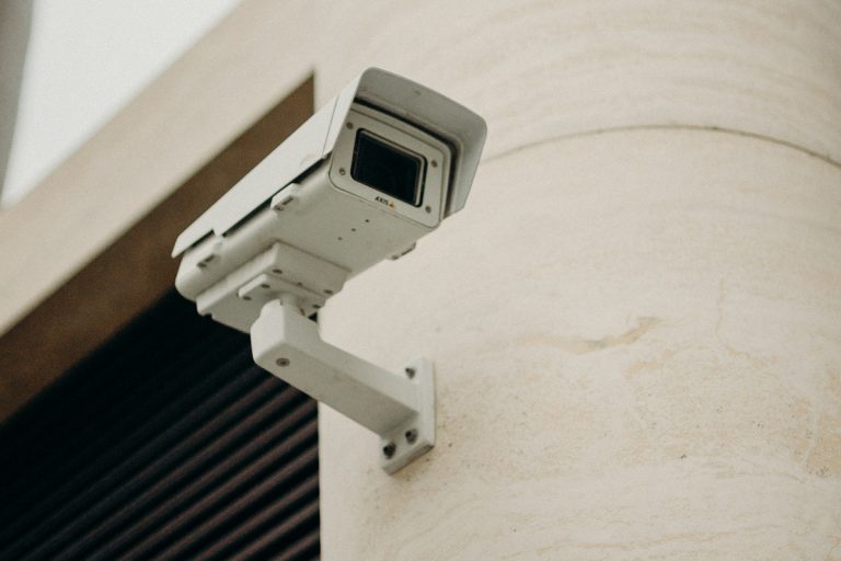 Surveiller ses panneaux solaires grâce à la télésurveillance
