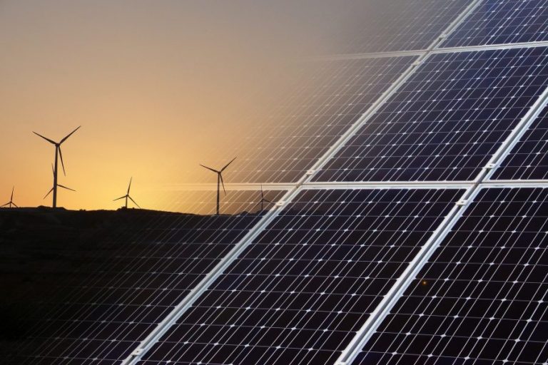 panneaux solaires éoliennes