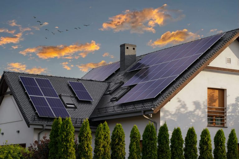 disposer les panneaux solaires sur son toit