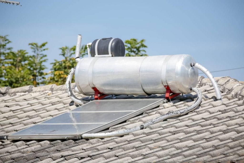 panneaux solaires thermiques pour chauffage sur toiture