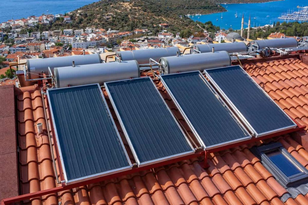 Panneaux solaires thermiques toiture
