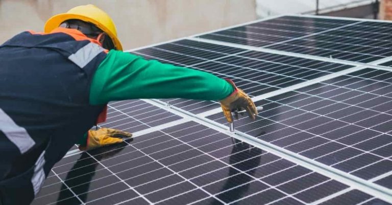 Installation de panneaux solaires DualSun