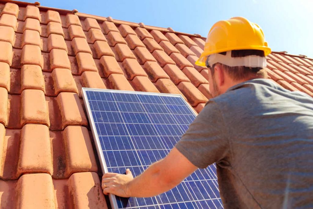 panneaux solaires toit et taxe foncière