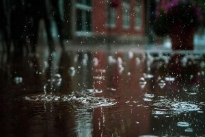 pluie et panneaux photovoltaïques